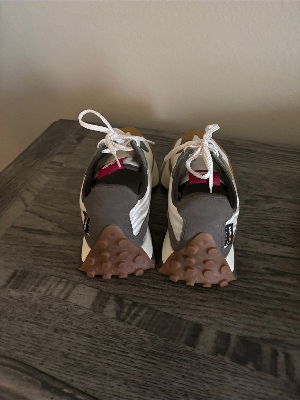 Women’a Casual Retro Runner Sneakers - White, Tan & Olive - Picture 3 of 5
